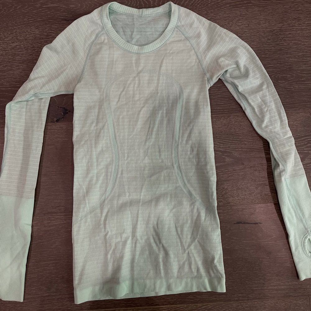 Lululemon mint green athletic long sleeve top